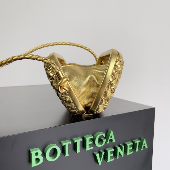 BottegaVeneta Knot On Strap Dinner Package Size: 20.5*6*12.5CM