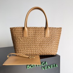Bottega Veneta Medium Cabat