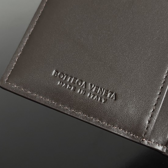 Bottega Veneta Intrecciato Medium Bi-Fold Wallet