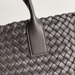 Bottega Veneta Medium Cabat