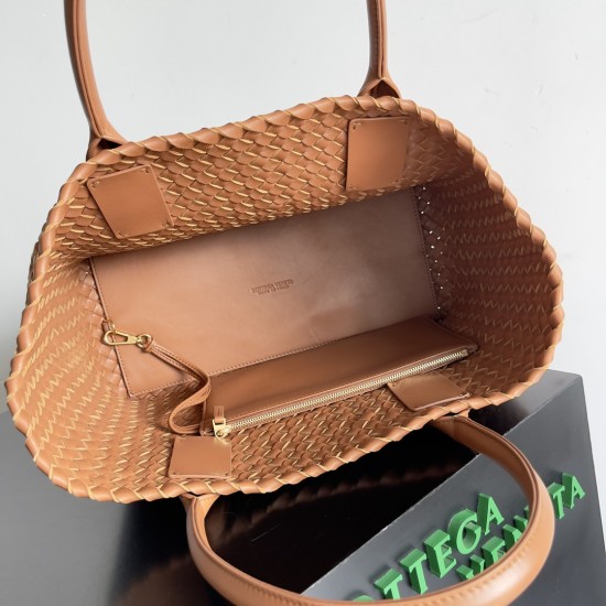 Bottega Veneta Medium Cabat