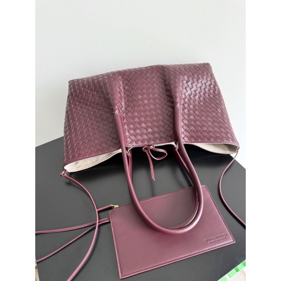 Bottega Veneta Pinacoteca