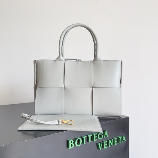 Bottega Veneta Arco Tote Size：30*20*11.5cm