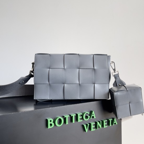 Bottega Veneta Cassette