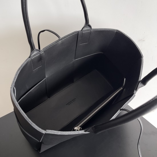 Bottega Veneta Arco Tote Bag