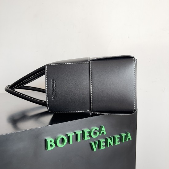 Bottega Veneta Arco Tote Bag