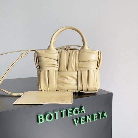 Bottega Veneta Mini Arco Tote Bottega Veneta Mini Arco Tote