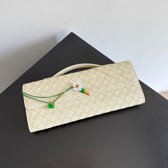 Bottega Veneta Andiamo Clutch