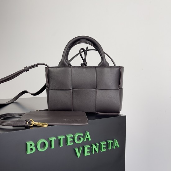 Bottega Veneta Mini Arco Tote