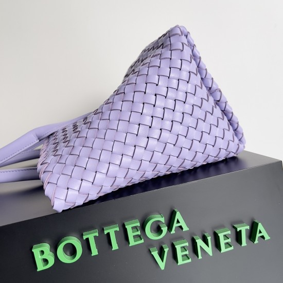 Bottega Veneta Medium Cabat