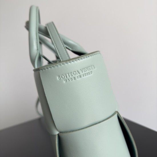 Bottega Veneta Arco Tote