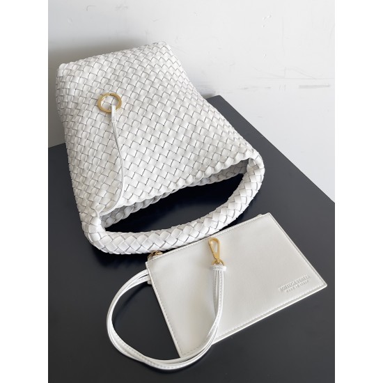 Bottega Veneta Cabat Bucket