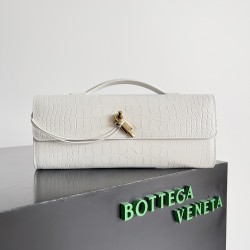 Bottega Veneta Andiamo Clutch Bottega Veneta Andiamo Clutch