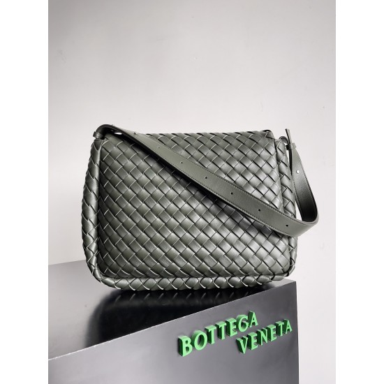 Bottega Veneta Cobble