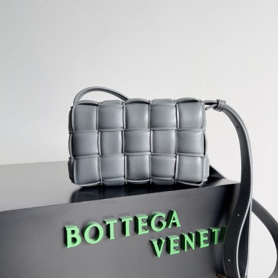 Bottega Veneta Cassette Bottega Veneta Cassette