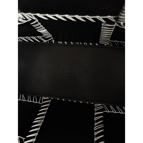 Bottega Veneta Arco Tote Size：30*20*11.5cm