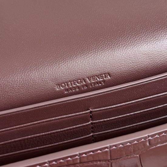Bottega Veneta Andiamo Clutch