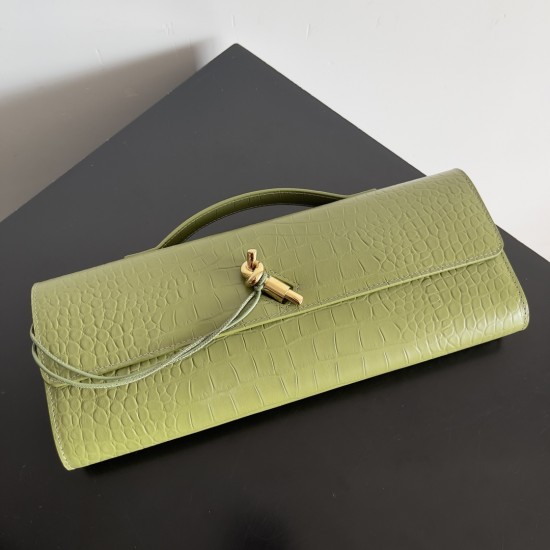 Bottega Veneta Andiamo Clutch