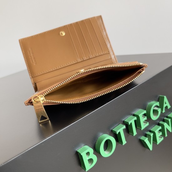 Bottega Veneta Intrecciato Medium Bi-Fold Wallet