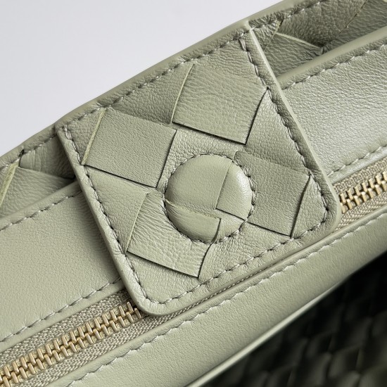 Bottega Veneta Small Andiamo Chain