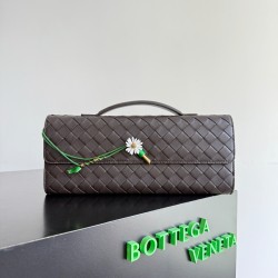 Bottega Veneta Andiamo Clutch Bottega Veneta Andiamo Clutch