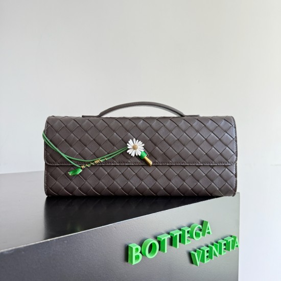 Bottega Veneta Andiamo Clutch