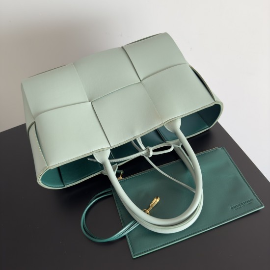 Bottega Veneta Arco Tote Size：30*20*11.5cm