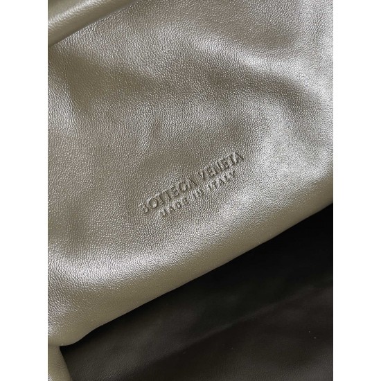 Bottega Veneta Medium Lauren 1980