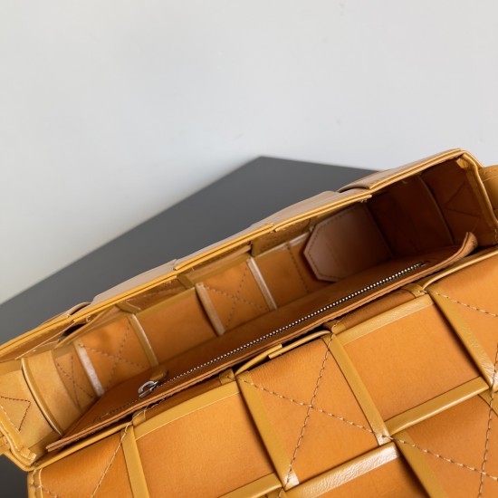 Bottega Veneta Cassette