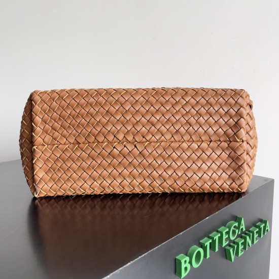 Bottega Veneta Medium Cabat