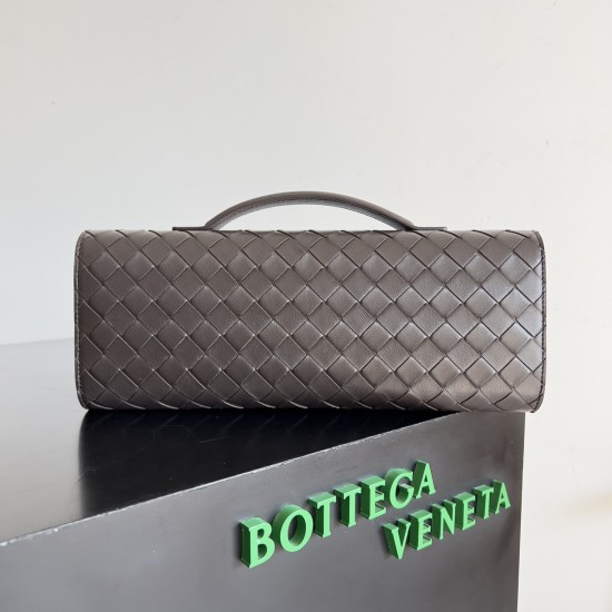 Bottega Veneta Andiamo Clutch