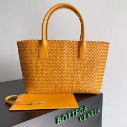 Bottega Veneta Medium Cabat