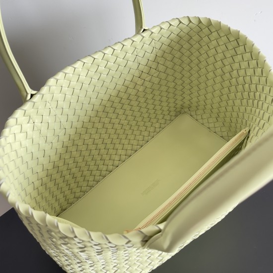 Bottega Veneta Medium Cabat