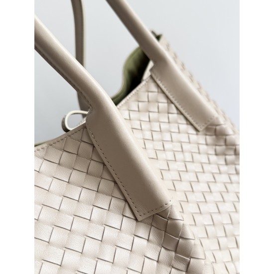 Bottega Veneta Pinacoteca