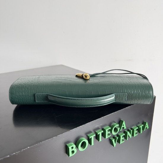 Bottega Veneta Andiamo Clutch