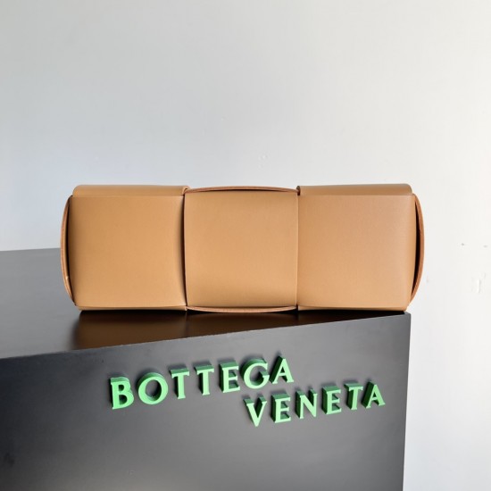 Bottega Veneta Arco Tote Size：30*20*11.5cm