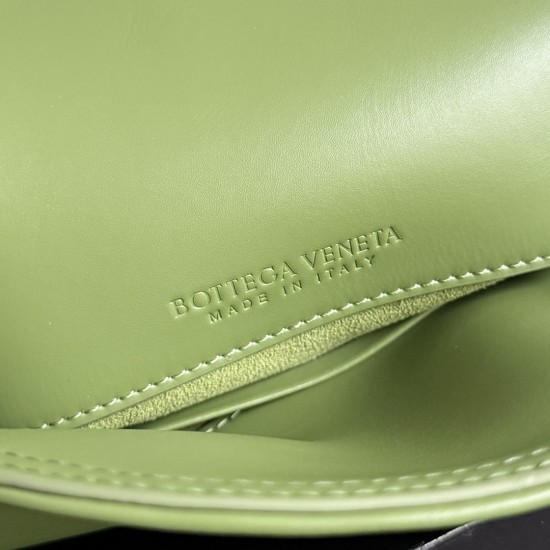 Bottega Veneta Baby Liberta