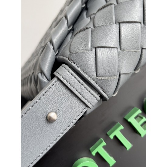 Bottega Veneta Cobble