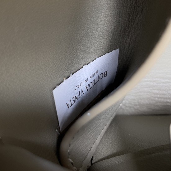 Bottega Veneta Cassette