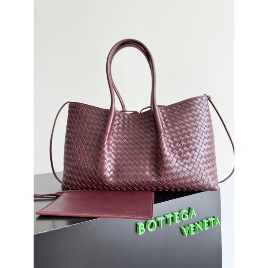 Bottega Veneta Pinacoteca