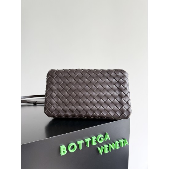 Bottega Veneta Medium Parachute