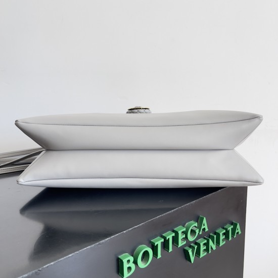 Bottega Veneta Liberta