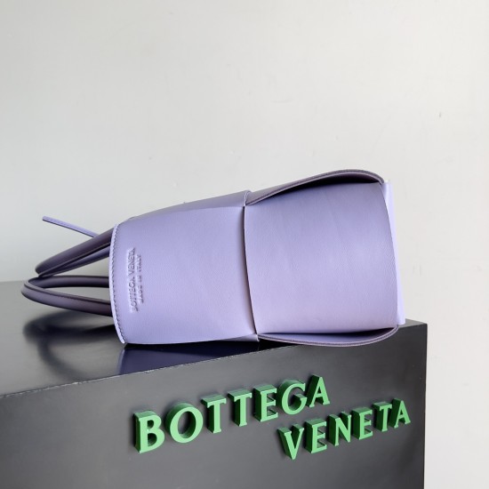 Bottega Veneta Arco Tote Size：30*20*11.5cm