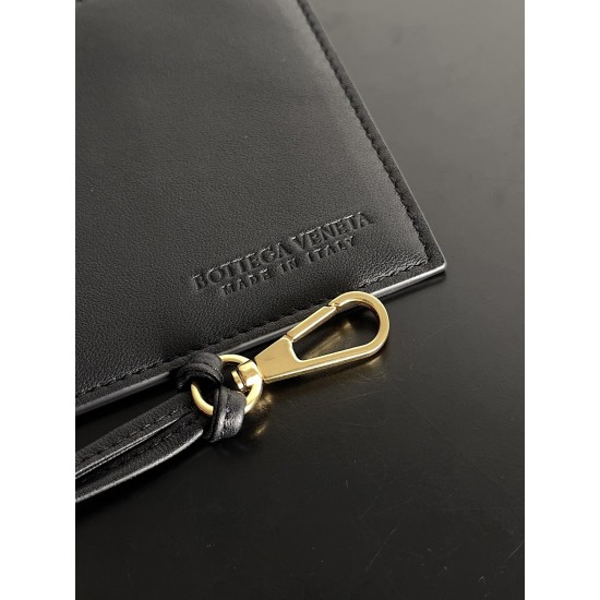 Bottega Veneta Cabat Bucket