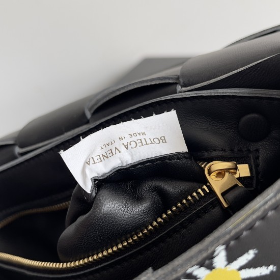 Bottega Veneta Cassette