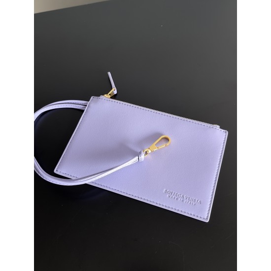 Bottega Veneta Cabat Bucket