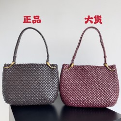 Bottega Veneta Clicker Bag Bottega Veneta Clicker Bag