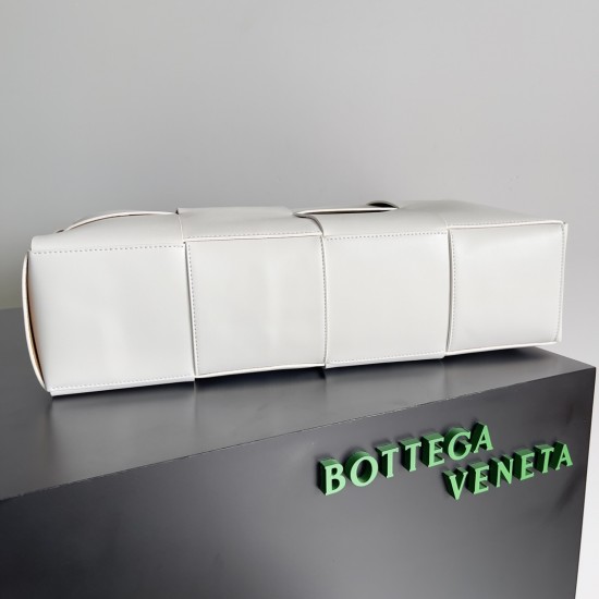 BottegaVeneta Large Arco Tote Bag