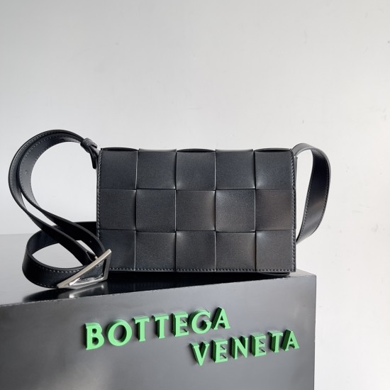 Bottega Veneta Cassette