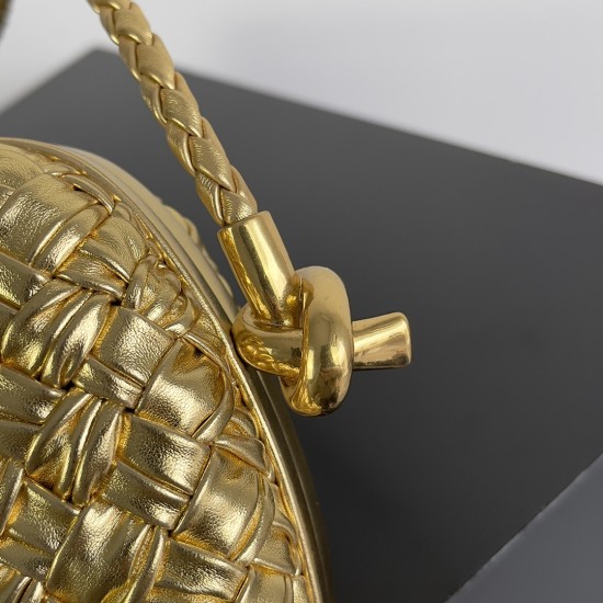 BottegaVeneta Knot On Strap Dinner Package Size: 20.5*6*12.5CM